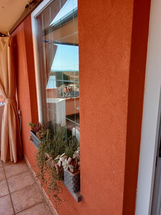 Casa Vacanza Le 2 Isole Suni Екстериор снимка