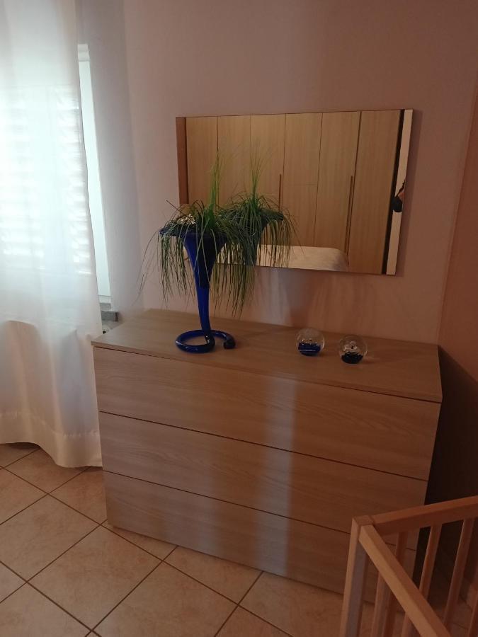 Casa Vacanza Le 2 Isole Suni Екстериор снимка