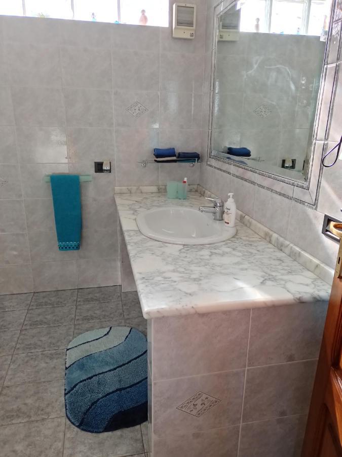 Casa Vacanza Le 2 Isole Suni Екстериор снимка
